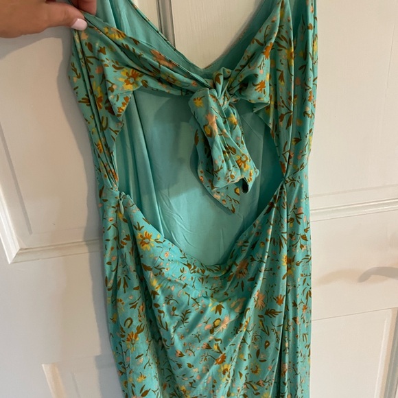 Hello Molly midi dress - Picture 2 of 5